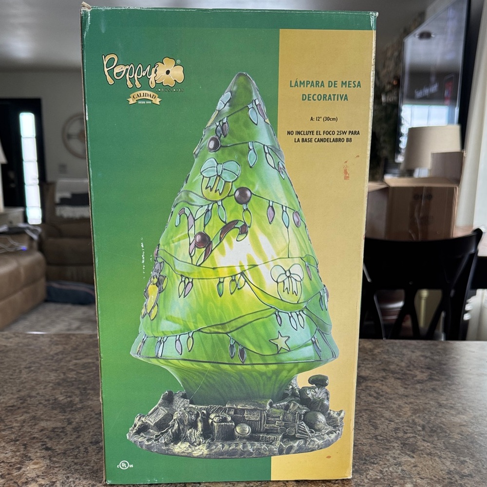 Poppy Green Decorative Table Lamp (never been out of the box) needs a bulb